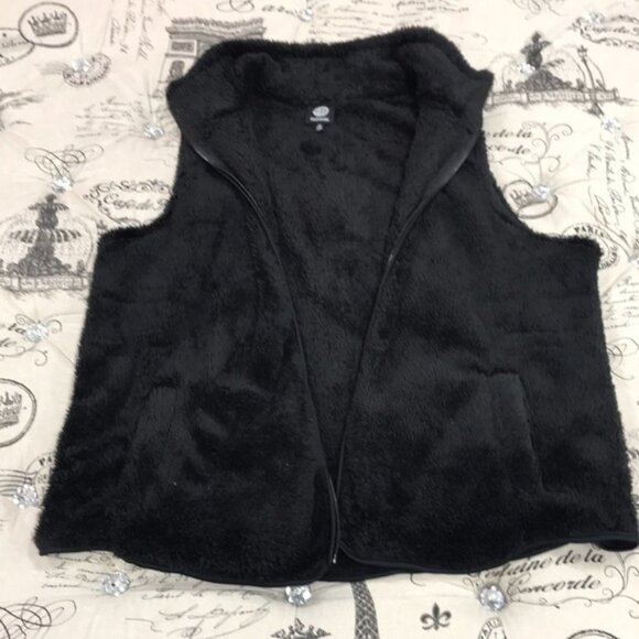 Bobeau Cozy Faux Shearling Vest - Picture 4 of 9